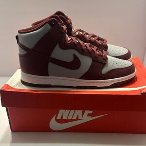 Nike Men's Burgundy and Light Gray Sneakers dunks high